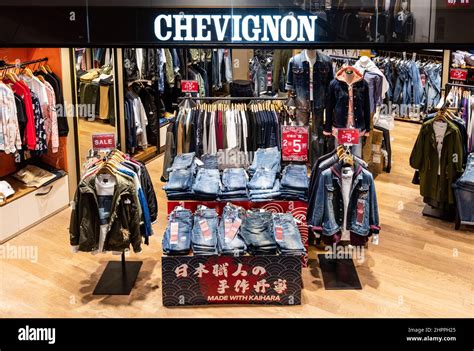 chevignon store.